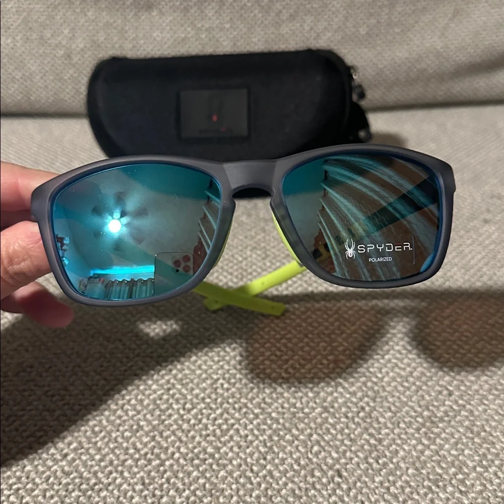 Spyder NEW Blue and green Polarized Sunglasses with Black Case